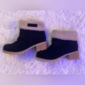 Women’s plush lined boots